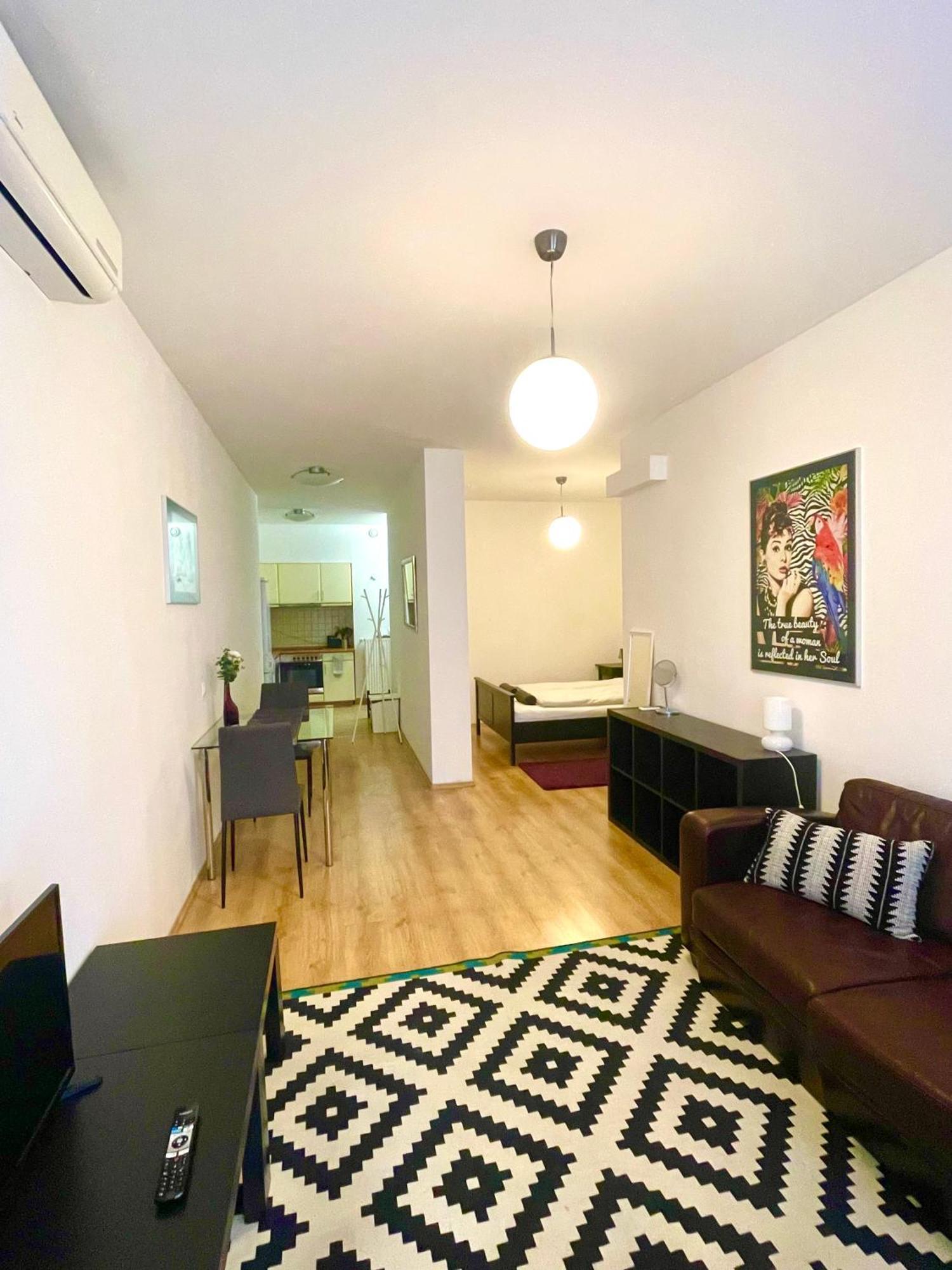 Broadway Apartments Budapest Esterno foto